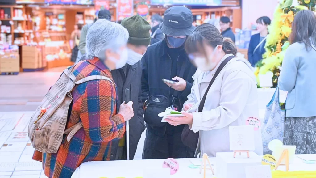 100冊の手づくり絵本の様子