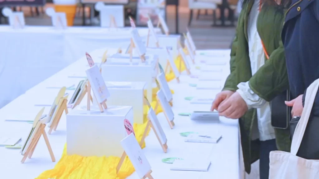 100冊の手づくり絵本の様子